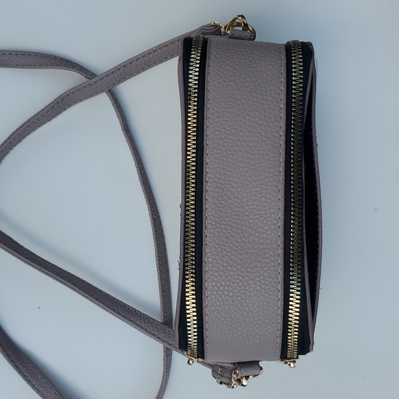 Kedzie Muave Pop Modernist Vegan Leather Crossbody Shoulder Compact Camera Shape - Picture 5 of 12